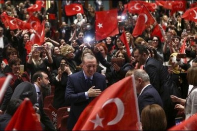 ترک ریفرنڈم پر عالمی تنقید،صدر ٹرمپ کی مبارکباد