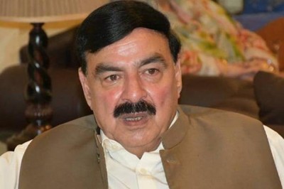 شیخ رشید کا طالبات کو مشورہ