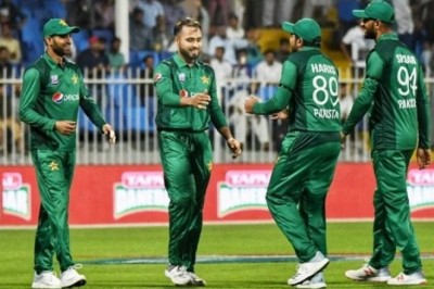  آسٹریلیا سے جیتنے کے لئے نہیں کھیل رہےتو پھر کس لئے کھیل رہے ہیں۔