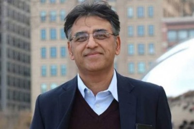 وزیر خزانہ اسد عمر کو عہدے سے ہٹائے جانے کی افواہیں