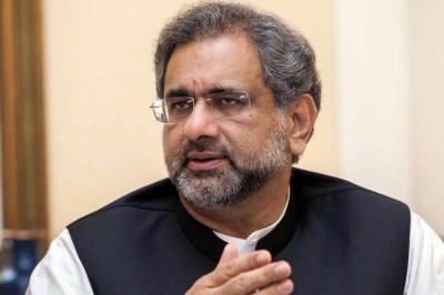 فوج سرحدوں پر دشمن کا مقابلہ کرتی ہے اور ہمیں اپنی صفحوں میں کرنا ہے: شاہد خاقان