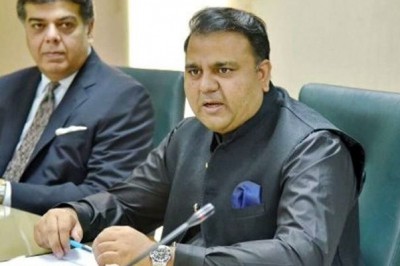 فواد چوہدری کا قمری کلینڈر کے بعد ادائیگیوں کیلئے کارڈ سسٹم کی تبدیلی کا اعلان
