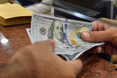 انٹربینک میں ڈالر 157 روپے کا ہوکر ملکی تاریخ کی بلند ترین سطح پر برقرار
