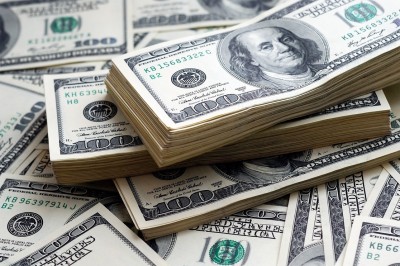 انٹربینک میں ڈالر 162 اور اوپن مارکیٹ میں 161 روپے سے تجاوز کرگیا