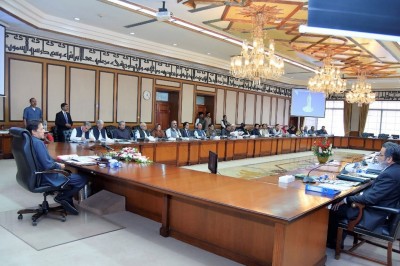 وفاقی کابینہ نے جمعے کو یوم یکجہتی کشمیر منانے کی منظوری دے دی