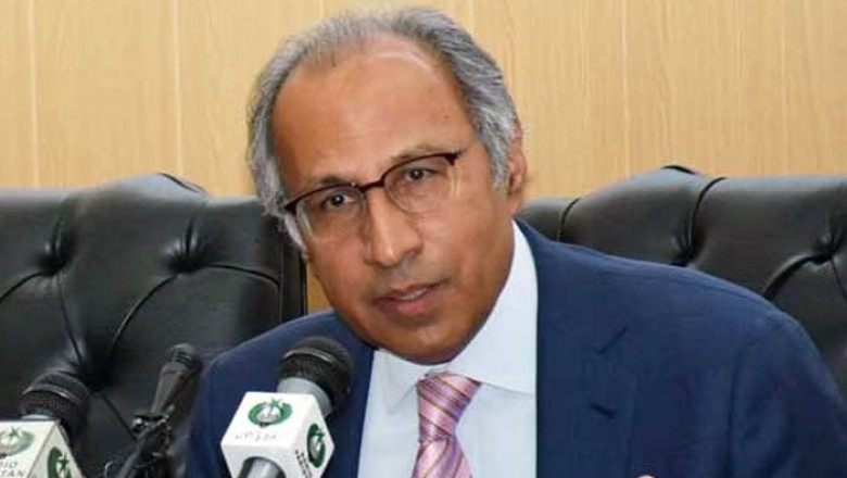 ٹیکس آمدن شروع سے نیچے گررہی ہے اور اب بھی ویسی ہی حالت ہے: مشیر خزانہ