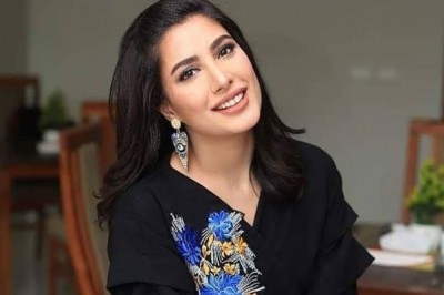 مہوش حیات نے فرینچ زبان میں کیا پوچھا؟