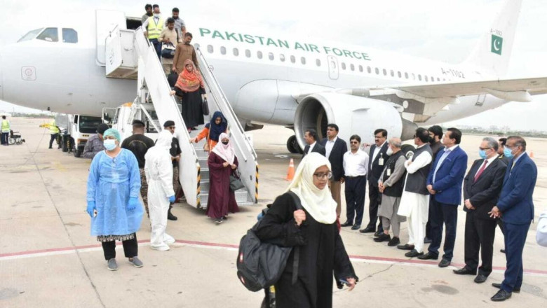 573 Pakistani nationals were expelled from Sudan, 216 by a Chinese navy ship.
