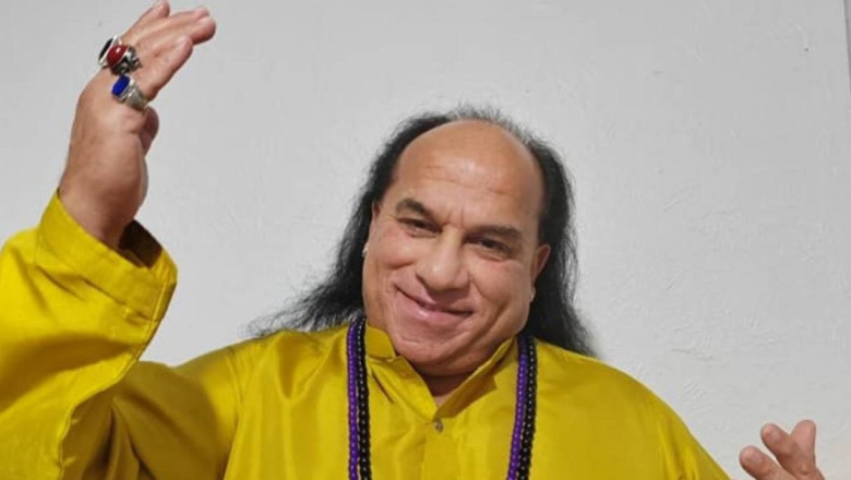 Chahat Fateh Ali Khan claims that India's top comedian, Kapil Sharma, called him a lot to invite him to the show