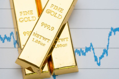 In Pakistan, The Price Of Gold Falls By Rs. 6,500 Per Tola