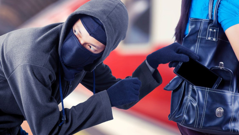 Where Do Karachi-Related Mobile Phone Robberies Go?